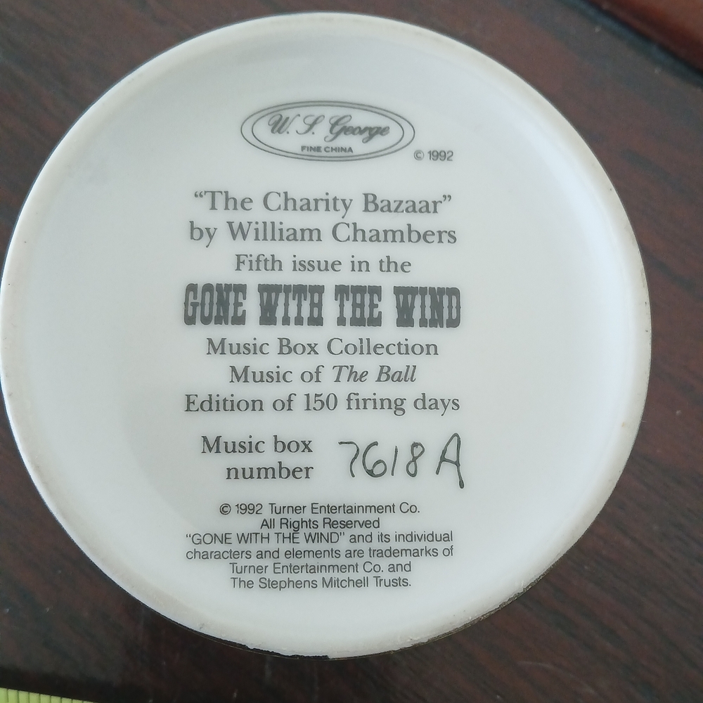 W.S. George fine china "Gone with the Wind" music box from the 1991 collection - Picture 3 of 3
